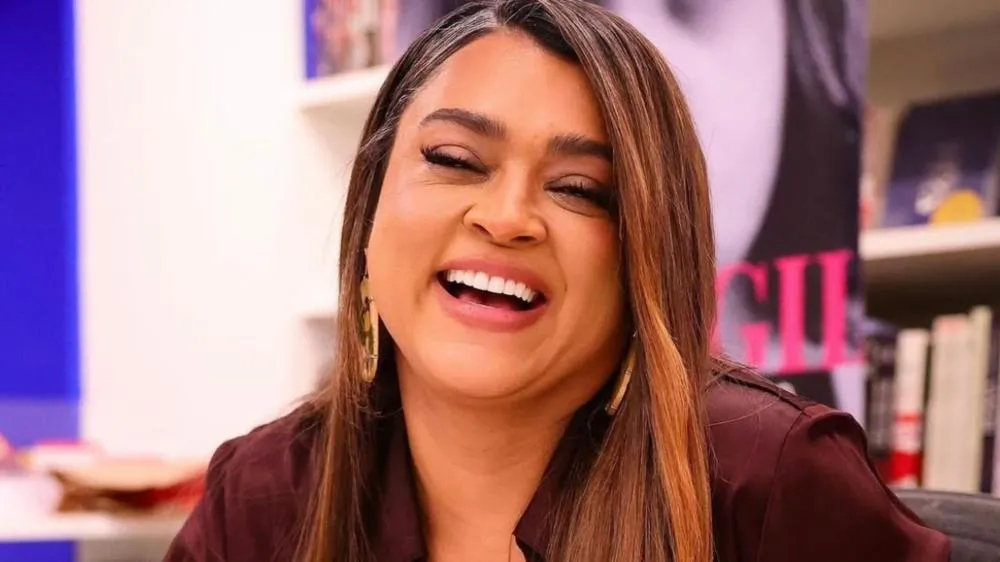 Amiga de Preta Gil relembra ida aos EUA para tratamento da cantora um ano após viagem