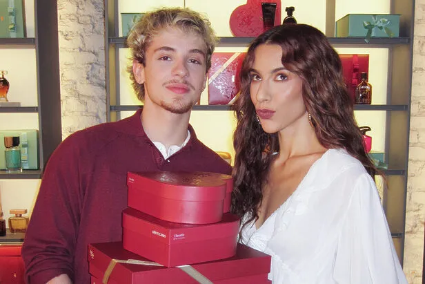 Marina Sena e Juliano Floss viram casal-propaganda de O Boticário em campanha cheia de indiretas românticas